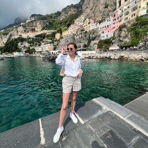 Meet your Posher, Alexis